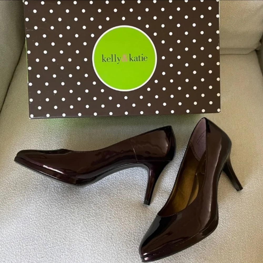 KELLY & KATIE KK DELANEY HEELS SIZE 7.5